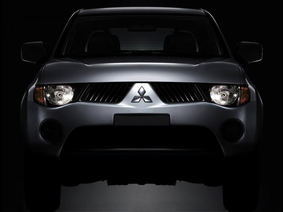  Mitsubishi L200 Double Cab 2006 года  (фото 3 из 10)